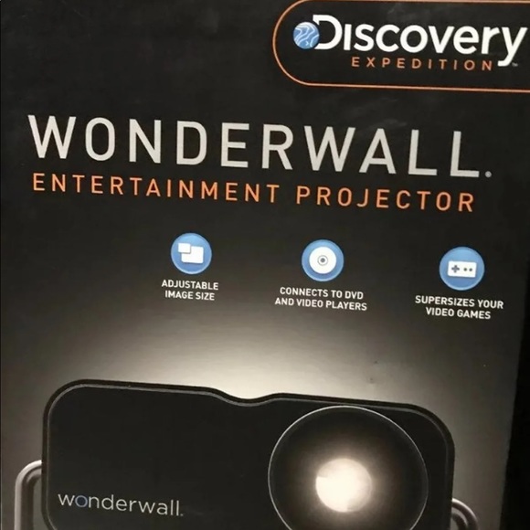 Wonderwall Entertainment Projector - Picture 7 of 8